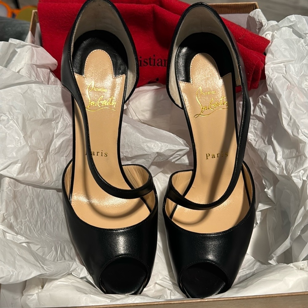 Authentic Christian Louboutin Catchy Two 120